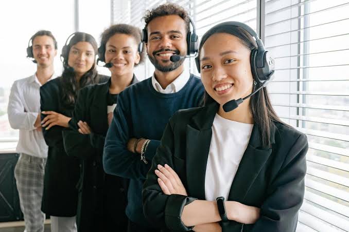 Equipa de contact center em operação